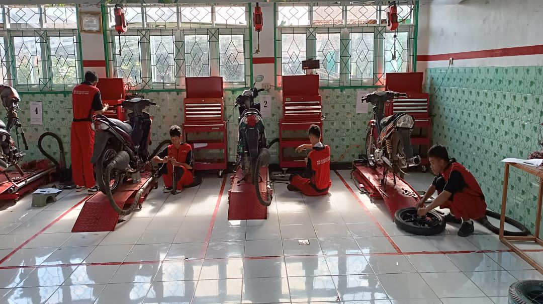 foto kepala sekolah